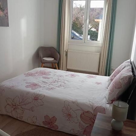 Appartement Cosy Avec Jardin Vaux-Sur-Seine Exterior photo