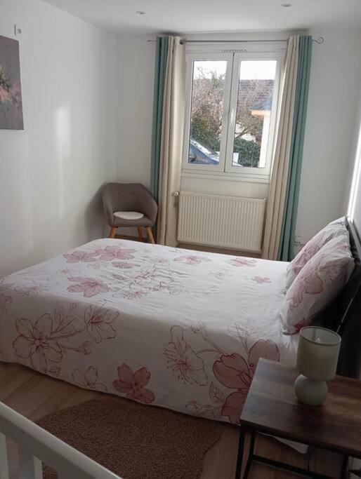 Appartement Cosy Avec Jardin Vaux-Sur-Seine Exterior photo